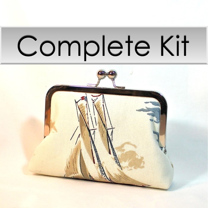 6x3 Tea Time Clutch - with chain.